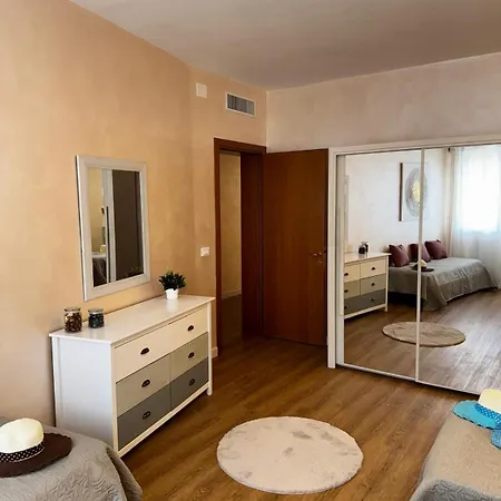 Marghera Piazza Mercato B - Easy To E Park *